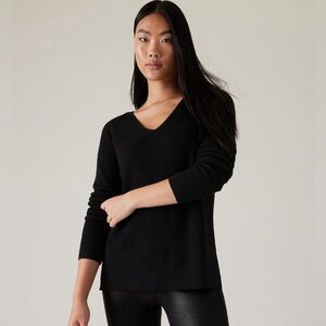 NWT Athleta Hanover Refined V-Neck Sweater size Large.
